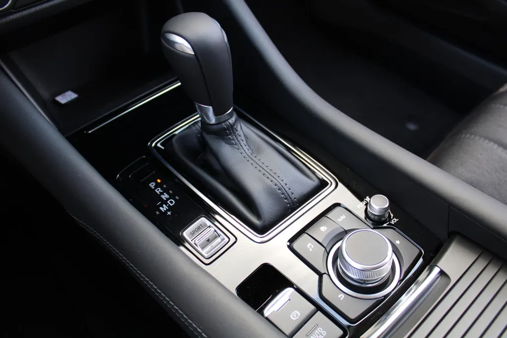 Mazda 6 Sportbreak 2.0 SkyActiv-G 6AT 165PK Centre-Line | BTW Auto | Navi | 17' LM | 360° Camera | Cruise | Head-up display | Automaat |