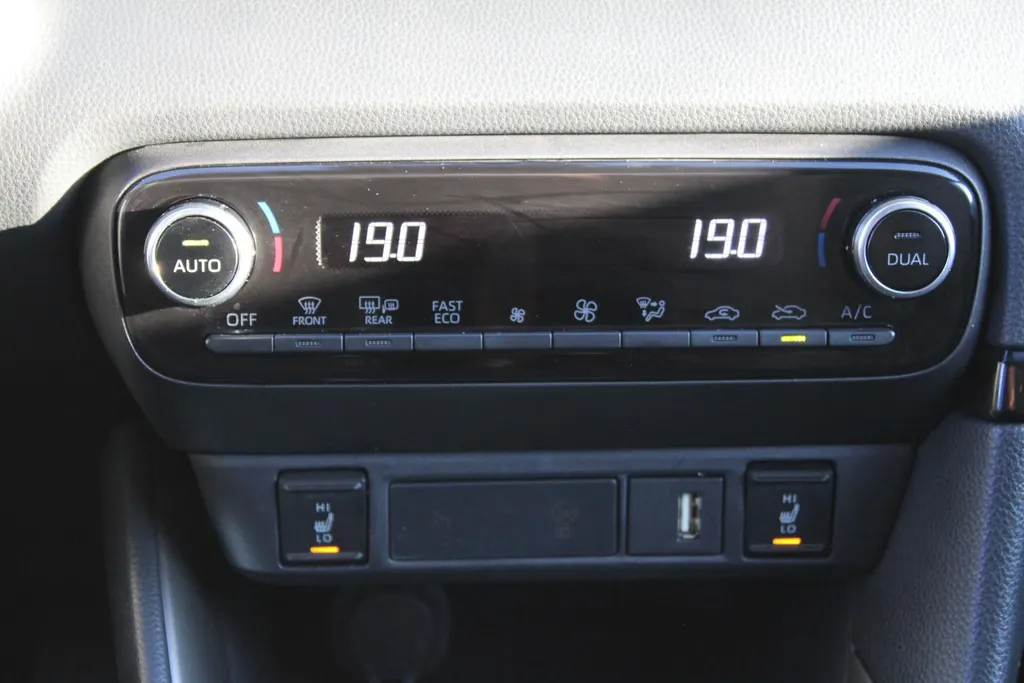 Mazda 2 Hybrid 1.5 Select | Airco | Navi | Cruise | PDC | Head-up display | Camera |