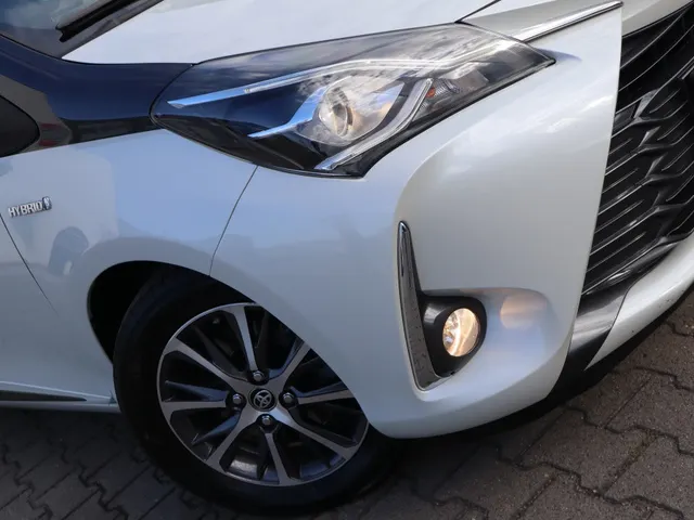 Toyota Yaris 1.5 Hybrid Y20 Exclusive Bi-tone Cruise | Camera |Navi