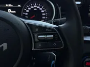 Kia XCeed 1.0 T-GDi DynamicLine | Trekhaak | Achteruitrijcamera | Parkeersensoren achter | Apple/Android Carplay | Navi | Climate Control | LMV
