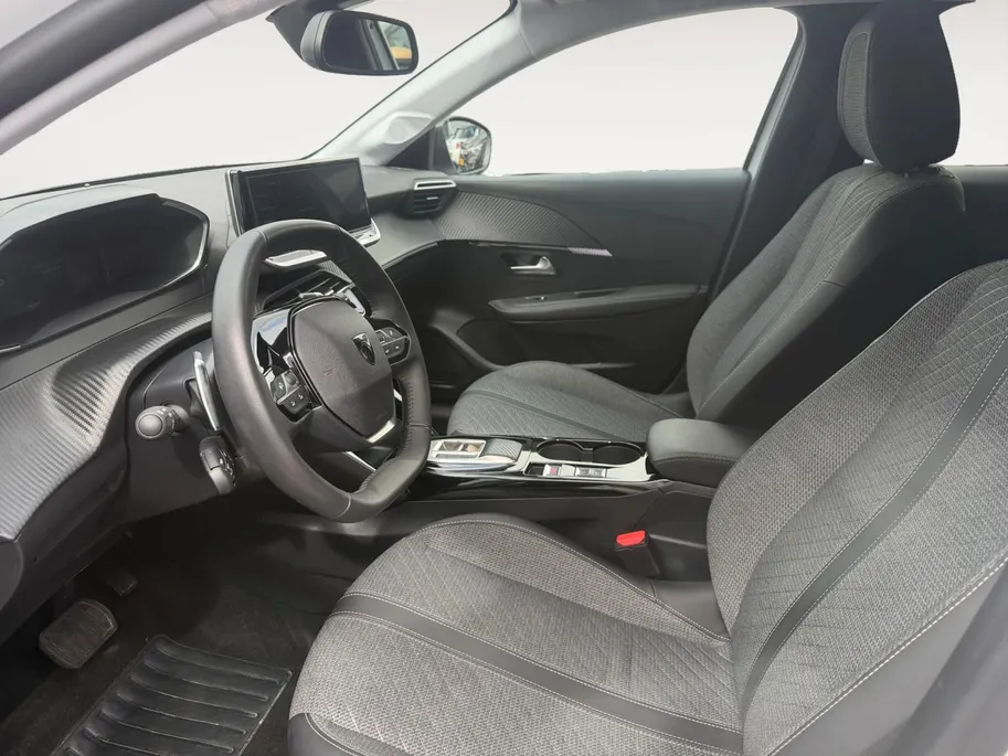 Peugeot 208 1.2 Hybrid 110 e-DCS6 Allure | Automaat | Parkeersensoren | Apple Carplay & Android Auto | Cruise Control | Bluetooth | 12 Maanden BOVAG Garantie