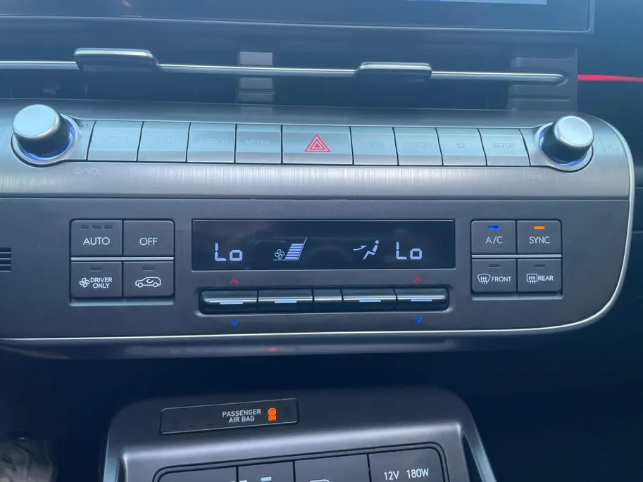 Hyundai Kona 1.6 GDI HEV Premium Sky *Automaat*Navi+360Camera*Schuif/kanteldak*Climate Control*Stoeverwarming/ventilatie*Adapt. Cruise Control*VOL OPTIES!