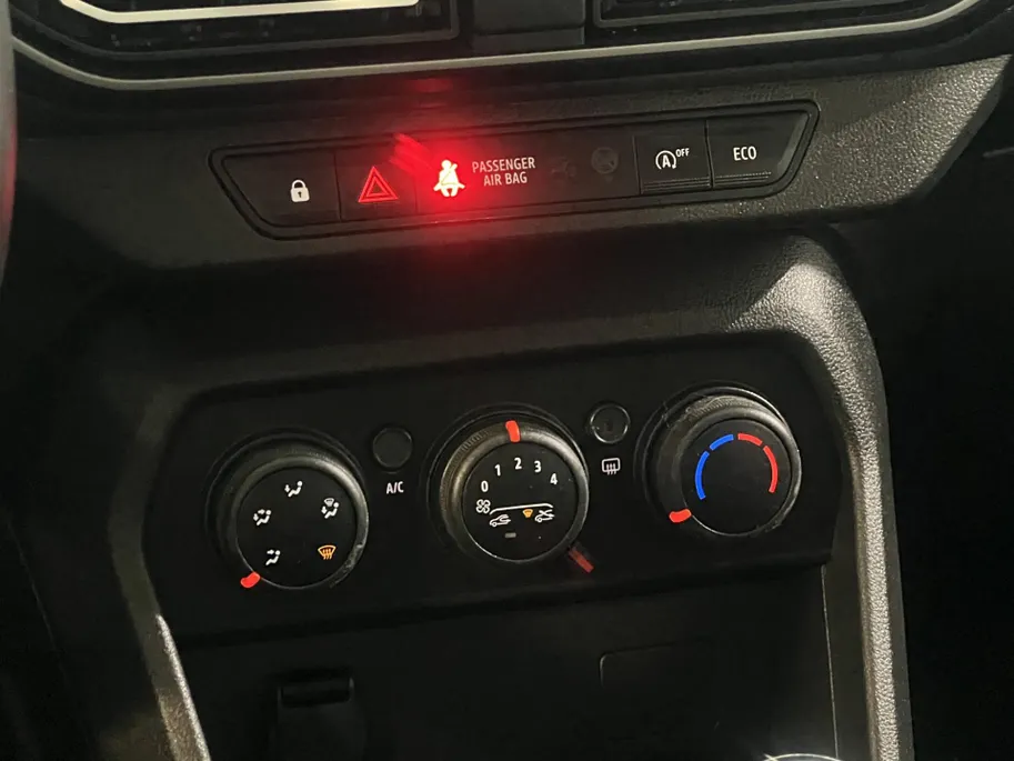 Dacia Sandero 100PK TCe ECO-G Expression | Airco | Apple CarPlay/Android Auto | Parkeersensoren | Armsteun | Cruise Control | Licht & Regen Sensor | LED Koplampen |