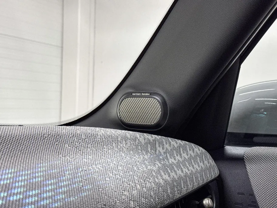 MINI Cooper 5-deurs Cooper S Favoured XL