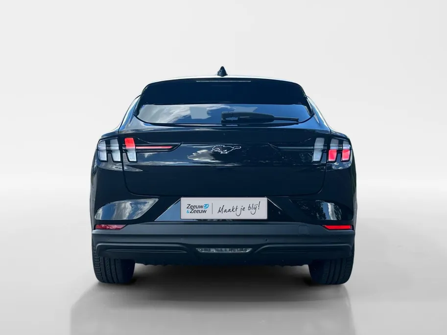 Ford Mustang Mach-E Extended Premium RWD 88 kWh | Uit Voorraad Leverbaar | Prijs Inclusief 2000 Euro Ford Voordeel | 600km WLTP Rijbereik | 19' Lichtmetalen Velgen | Elektrisch Bedienbare Achterklep met Sensor Besturing