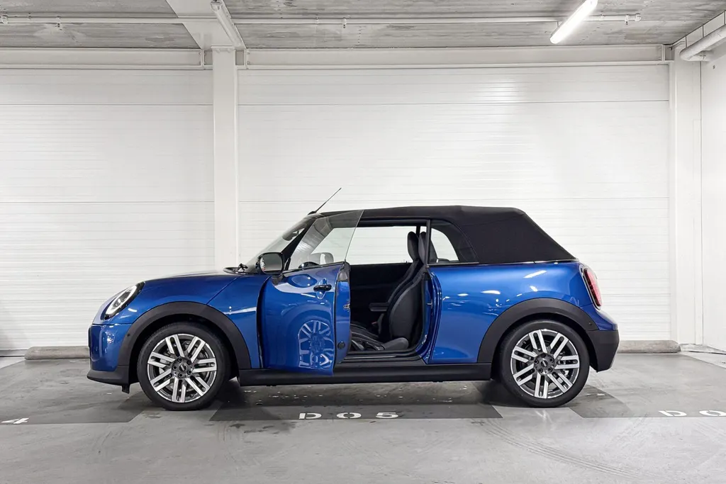 MINI Cooper Cabrio Cooper C Favoured