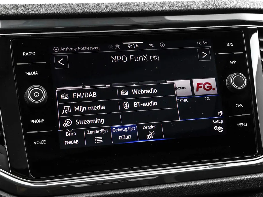 Volkswagen T-Roc 1.5 TSI 150pk DSG Sport · Panoramadak · Camera · Keyless · Apple/Android Car Play · Navigatie · Dodehoek Detectie · 17'' Inch ·