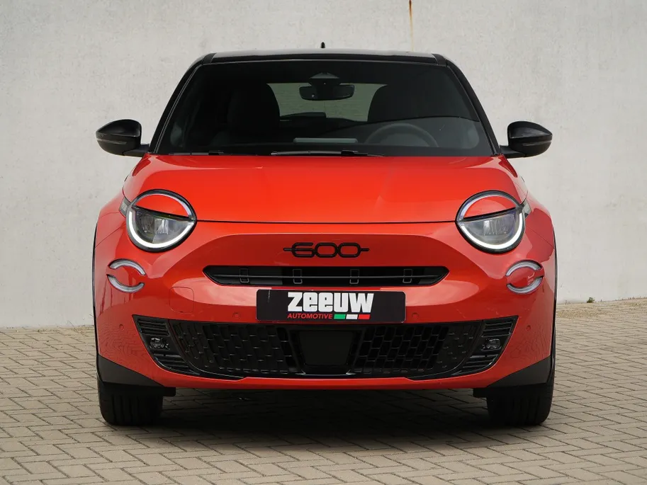 Fiat 600e Sport 54 kWh | Carplay | Camera | Winter | 18'