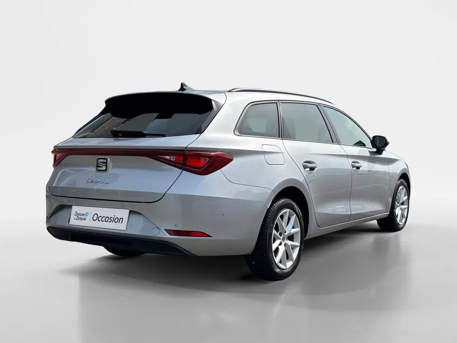 SEAT Leon Sportstourer 1.0 eTSI Style Business Intense | Metallic lak| Navigatie| Digitale cockpit| Parkeer sensoren V/A| Camera| Stuur verwarming| Keyless start| Zeer nette auto