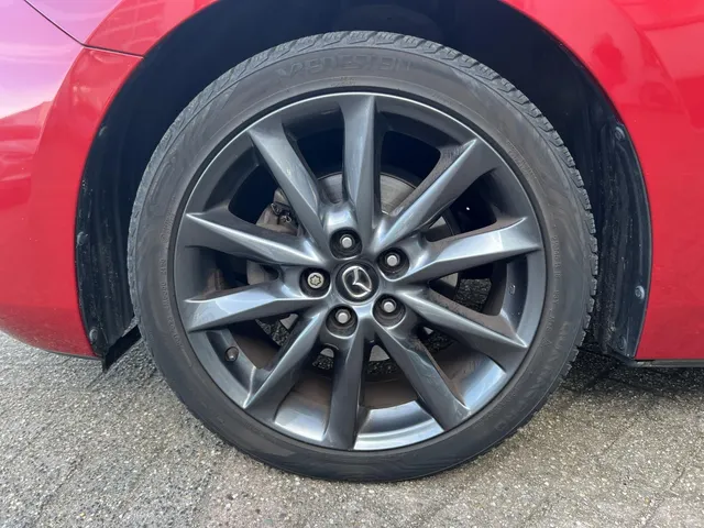 Mazda 3 2.0 SkyActiv-G 120 GT-M AUTOMAAT | TREKHAAK | 18' LM VELGEN | CAMERA | STOEL- en STUURVERWARMING | LEDER | Bose AUDIO | NED.AUTO | DEALER ONDERHOUDEN |