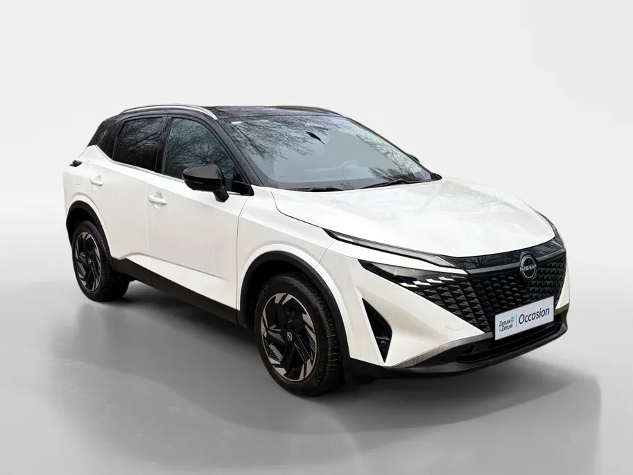 Nissan QASHQAI 1.3 MHEV Xtronic N-Connecta Apple Carplay/Android Auto , airco (automatisch) , cruise control adaptief met Stop&Go en stuurhulp , elektrisch bedienbare achterklep met sensorsturing , navigatiesysteem , panoramadak , voorstoelen verwarmd en stuur , rondomz
