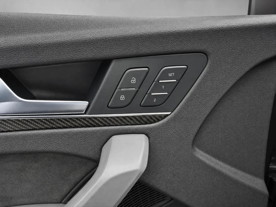 Audi Q5 Sportback 50 TFSI e 299pk S edition Competition · Panoramadak · 360 gr. Camera · Bang & Olufsen · Luchtvering · Apple/Android Car Play · Stoel+achterbank verwarmd · 20'' velgen · Garantie t/m 07-02-2028 of 100.000km