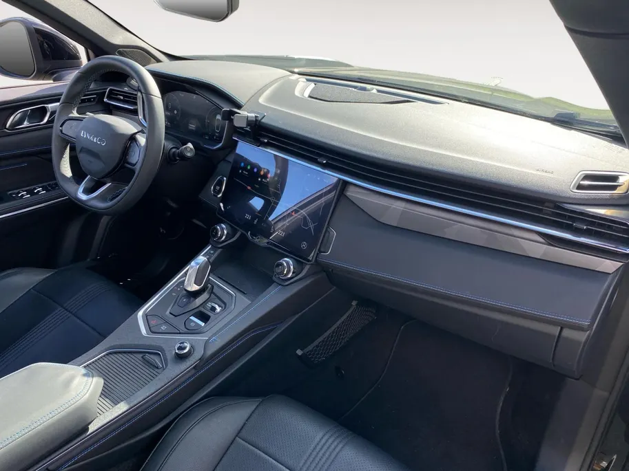 Lynk & Co 01 1.5 PHEV 260pk Black Pack | NL Auto | Zwarte hemel | Trekhaak | Panodak | Stoelverwarming | LED | Etc.