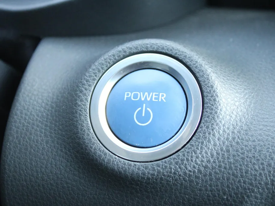 Toyota Yaris 1.5 Hybrid Launch Edition | 17' LM | Clima | Cruise adapt.| PDC V+A | Camera | HUD | Keyless | Navi | 1e eigenaar |