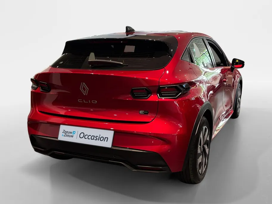 Renault Clio 1.8 Hybrid 160 evolution Direct uit voorraad leverbaar! | 5 jaar garantie | Staat in de showroom bij Renault Den Haag! |