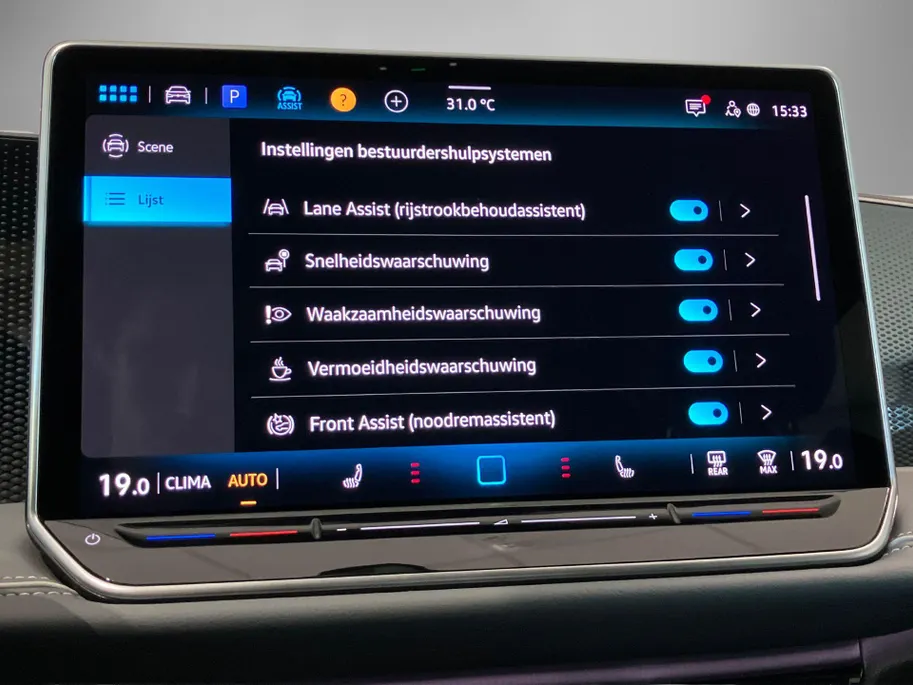 Volkswagen Passat Variant 1.5eTSI/150PK Elegance Business DSG · Trekhaak · Camera · Apple/Android Car Play · Navigatie · Dodehoeksensoren · Massage · Stoelverwarming ·