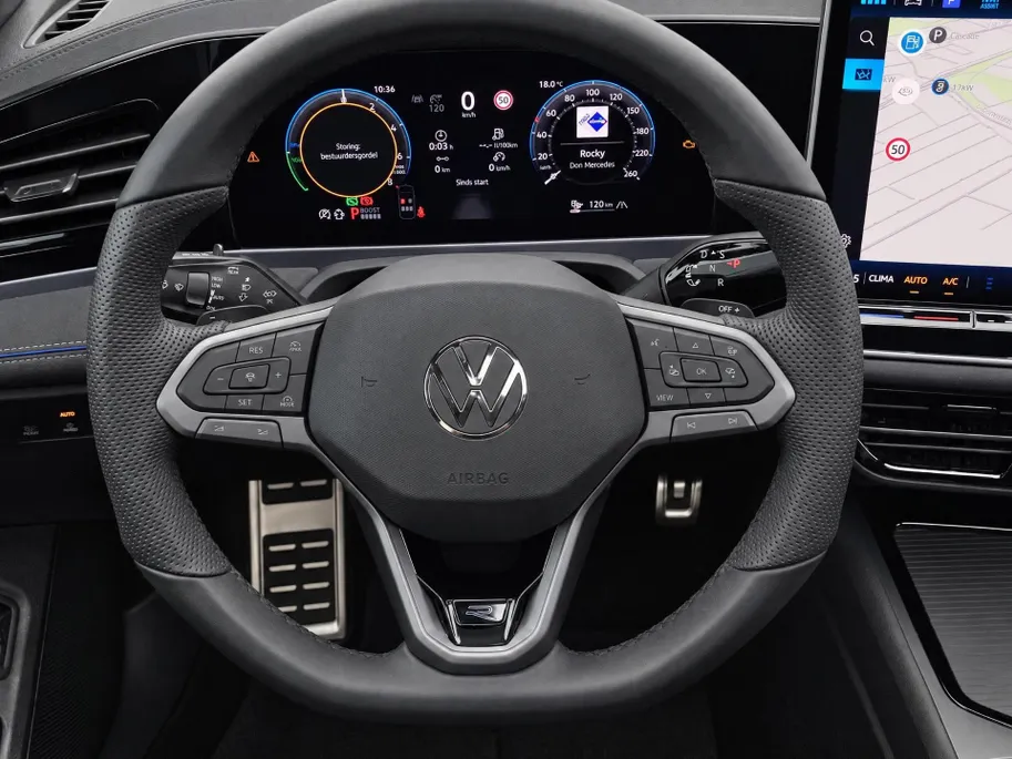 Volkswagen Passat Variant 1.5eTSI 272PK R-Line Black Style · Panoramadak · Leder · Trekhaak · 360°Camera · Hemelbekleding velours · Garantie t/m 08-12-2030 of 100000km