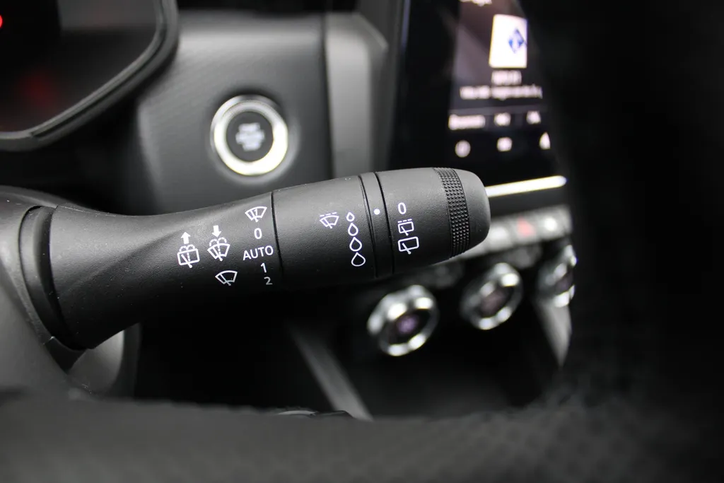 Mitsubishi Colt 1.0T MT First Edition | Stuur-/stoelverwarming | Camera | Clima | Dodehoek detectie | Draadloze telefoonlader | Cruise adapt. | 17' LM | LED |