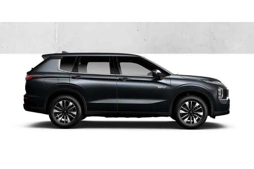 Mitsubishi Outlander 2.4 PHEV Intense € 5.000 euro korting eigen voorraad| 8 jaar garantie| Snel leverbaar | Totaalprijs op is op.