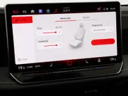 Volkswagen Passat Variant 1.5 eTSI 150pk DSG Elegance Business · Camera · Wegklapbare Trekhaak · Apple/Android Car Play · Dodehoeksensoren · P-Sensoren · 17'' Inch · Garantie t/m 18-06-2028 of 100.000
