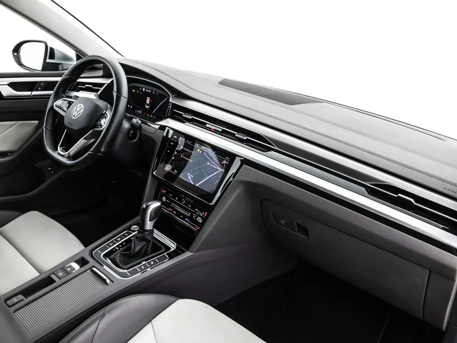 Volkswagen Arteon 1.4 TSI PHEV 218pk DSG eHybrid Elegance Business · Wegklapbare Trekhaak · Camera · Apple/Android Car Play · Dodehoek Detectie · Navigatie · 18'' Inch · EXTRA INRUILKORTING ·