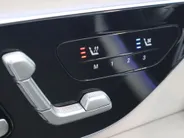 Mercedes-Benz E-Klasse Estate 300 e Exclusive Line l Trekhaak l Panoramadak l stoelverwarming l Leder