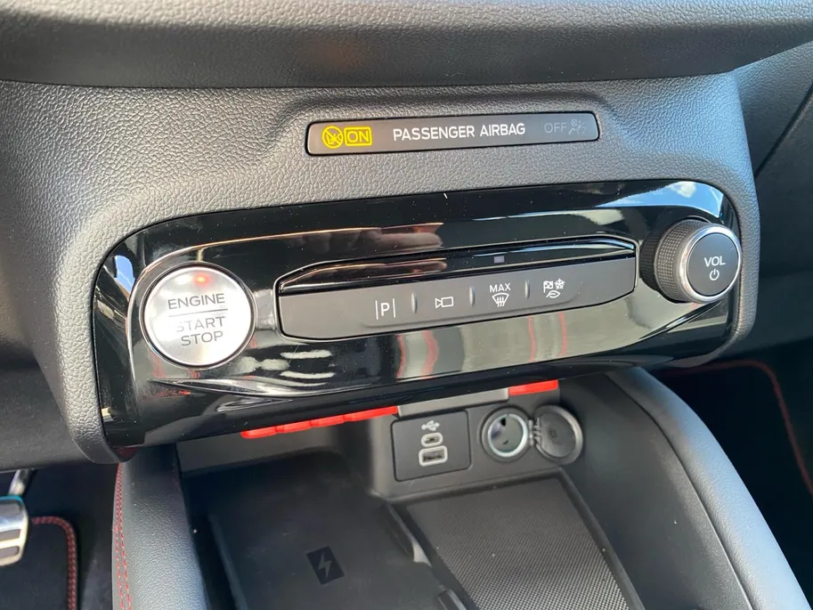 Ford Kuga 2.5 PHEV ST-Line X 243PK | El. Wegklapbare Trekhaak | Reservewiel | Uit voorraad | 4000,- Ready Set Ford Bonus | 0,99% rente icm Ford Options