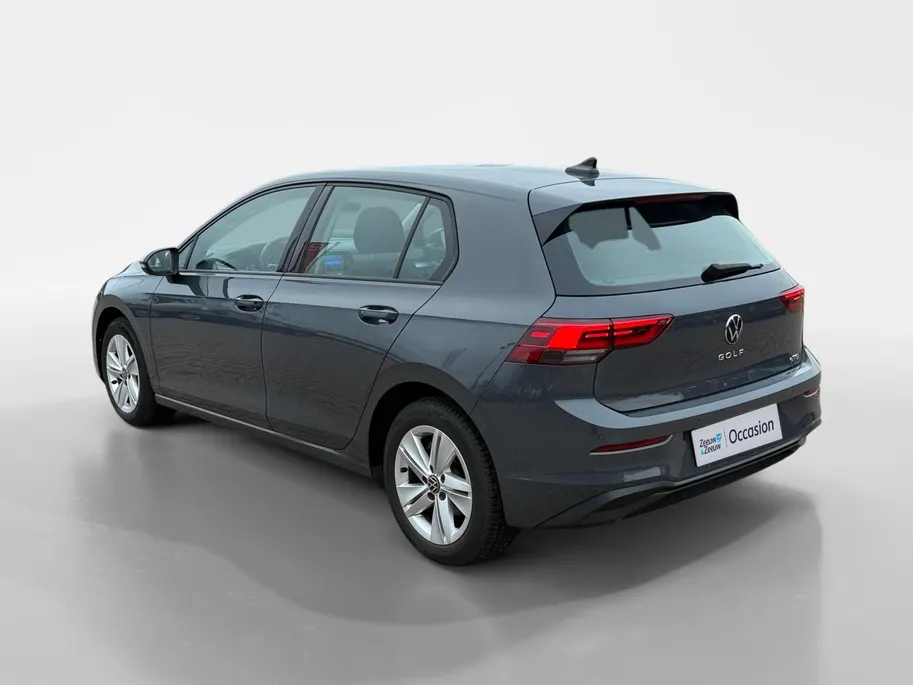 Volkswagen Golf 1.0 eTSI Life Business | CARPLAY | STOELVERWARMING | PARKEERSENSOREN | LICHTMETALEN VELGEN |