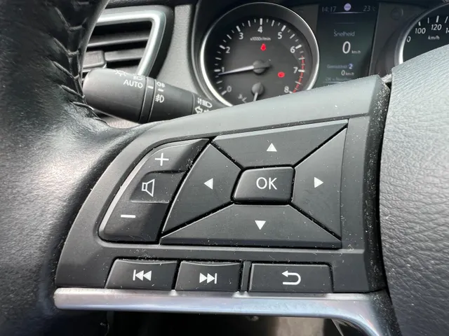 Nissan QASHQAI 1.2 N-Connecta | NAVIGATIE | PANORAMA DAK | 360 CAMERA | 18 INCH | CRUISE CONTROL | CLIMATE CONTROL |