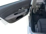 Dacia Sandero 90PK TCe Journey | Camera | Dode Hoek Detectie | Climate Control | Parkeersensoren | Apple CarPlay/Android Auto | Cruise Control | Full LED | 12 Maanden BOVAG Garantie