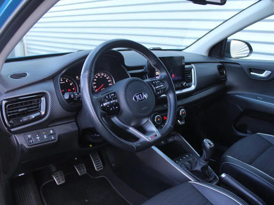 Kia Stonic 1.0 T-GDi MHEV GT-Line | Stuur-/stoelverwarming | Camera | 17' LM | Clima | Keyless | Apple Carplay/Android Auto | Navi | Cruise |