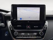 Toyota Corolla Touring Sports 2.0 Hybrid Executive | *1E EIGENAAR | FABRIEKSGARANTIE/ DEALER ONDERH. | PANO/ SCHUIFDAK | APPLE CARPLAY/ ANDROID AUTO | NAVI | CAMERA | VOL. LEDER | JBL SOUND | STOELVERWARMING |