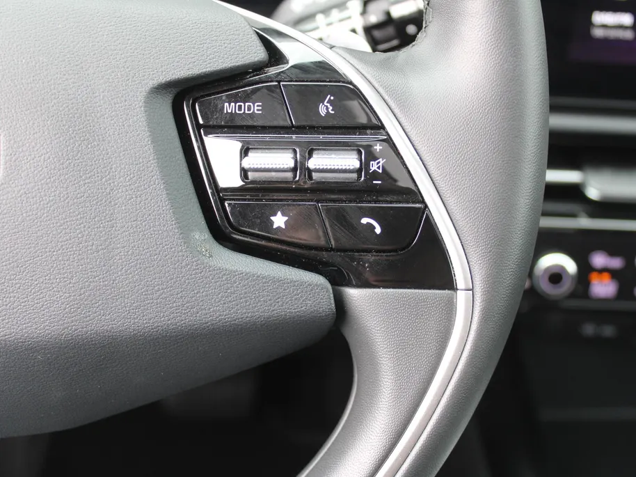 Kia Niro 1.6 GDi Hybrid DynamicPlusLine | Schuif-/kanteldak | Stuur-/stoelverwarming | Cruise adapt. | Camera | HUD | LED | Clima | 16' LM | Navi |