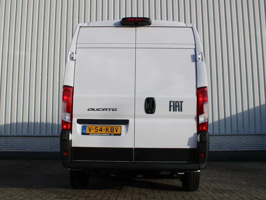 Fiat Ducato 2.2 MultiJet 120 S&S L2H2 3.0t | Airco | Cruise | Camera | Navi | 3 zits | Schuifdeur rechts |