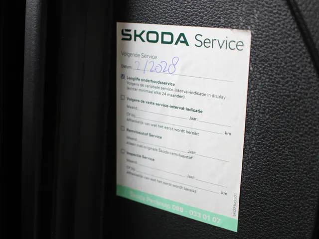 Škoda Karoq 1.0 TSI Clever Edition Android Auto / Apple Carplay | Climate Control | Stoelverwarming | PDC