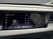 Audi Q6 e-tron S edition 83 kWh 252pk · Panoramadak · Inklap. Trekhaak · Luchtvering · 360 Camera · Matrix LED · Elek. Stoelen + Geheugen Bestuurder · Garantie t/m 19-06-2030 of 100.000km
