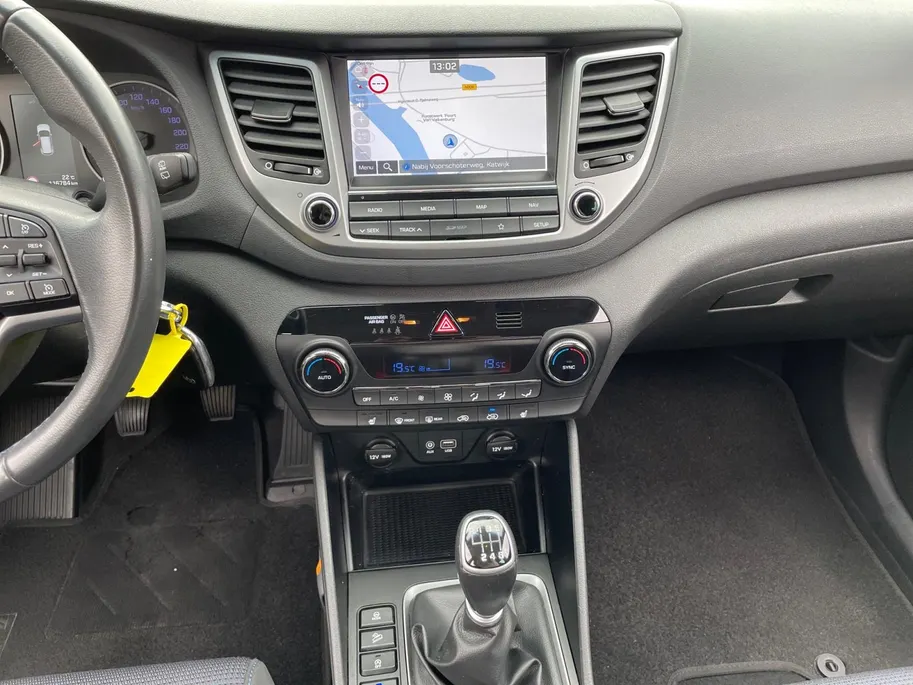 Hyundai Tucson 1.6 GDi Comfort *Navi*Camera*Trekhaak*Dual Climate Control*Cruise Control*Stoelverwarming*LM.Velgen*Zeer nette auto!