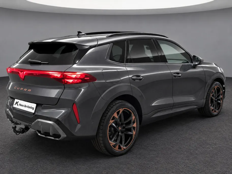 CUPRA Terramar 1.5TSIe-Hybrid 200kW/272PK VZ · Panoramadak · Trekhaak · 360°Camera · Sennheiser sound · Garantie t/m 28-04-2030 of 100000km.