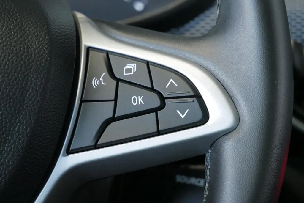 Dacia Sandero 1.0 TCe 90 Journey *Navi(Carplay)+Camera*Parkeersensoren*Climate*Dodehoek Detectie*Mooie auto!