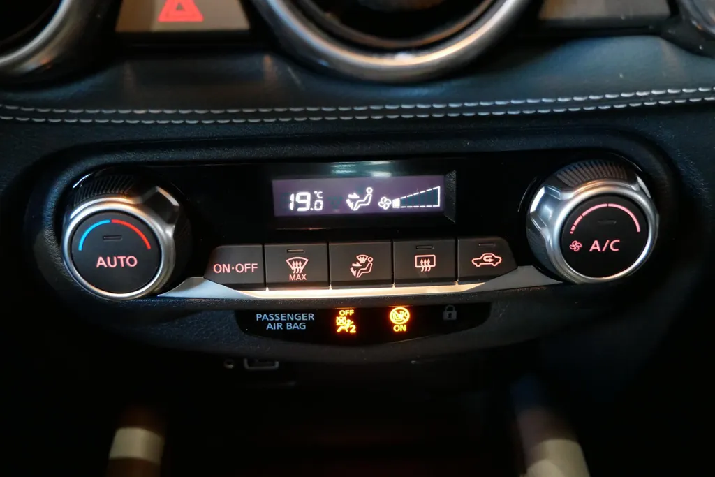 Nissan Juke 1.0 DIG-T N-Connecta *Navi via Carplay*Camera*Climate Control*Trekhaak*Keyless Entry*LM.Velgen*1ste eigenaar!