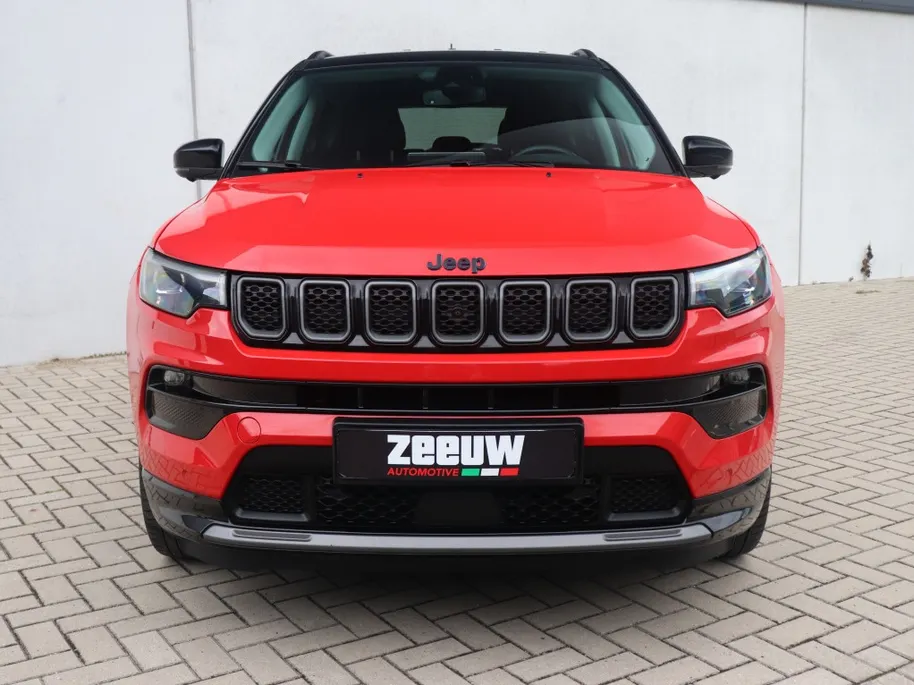 Jeep Compass 4xe 240 PK Hybrid S | Leder | Navi | Winter | Trekhaak | 19'
