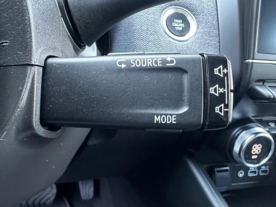 Renault Clio 1.6 E-Tech Full Hybrid 145 techno | Pack Look | Navi | Camera | Apple Carplay & Android Auto | Bluetooth | Parkeersensoren | Climate- & Cruisecontrol | 12 Maanden BOVAG Garantie |