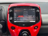 Toyota Aygo 1.0 VVT-i x-clusiv | Camera | Cruise | Lichtmetaal |