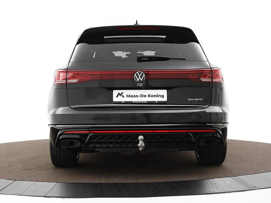 Volkswagen Touareg 3.0 TSi 462pk DSG eHybrid 4MOTION R · SOH 96.9% · Panoramadak · 360 Camera · Luchtvering · Wegklapbare Trekhaak · Stoelventilatie · Elek. Voorstoelen · 21'' Inch ·