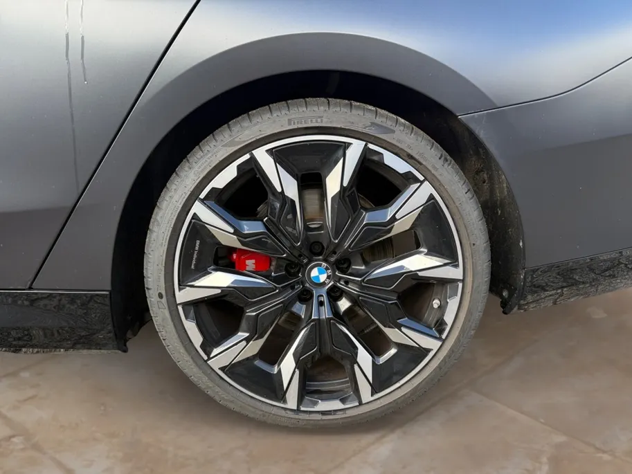 BMW 5 Serie Touring 530e M Sport-Pro Edition | matzwart | 21' individual | innovation | leer | head-up