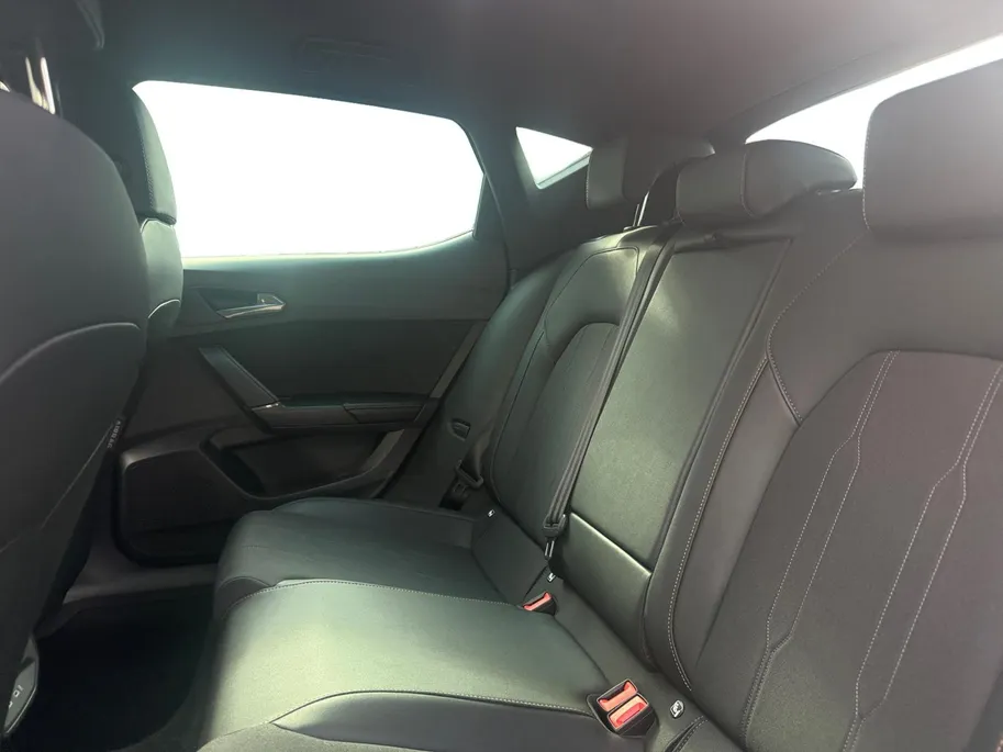CUPRA Leon 1.5 TSI e-Hybrid PHEV Bussines | 99% SOH| Led Koplampen | Apple/Android Carplay | Keyless | Half leder | Stoel/Stuurverwarming | Digital Cockpit | Fabrieksgarantie! |
