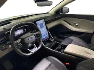Ford Explorer Limited Edition Extended Range RWD 79 kWh 200 pk | Navigatie | Warmtepomp | Inklapbare trekhaak | Head-up Display | Elektrisch verstelbare bestuurdersstoel met geheugen en massagefunctie