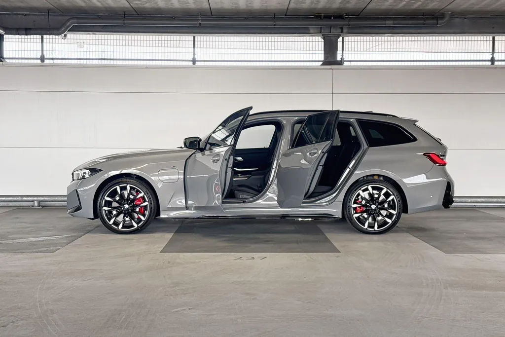 BMW 3 Serie Touring 330e M-Sport Pro
