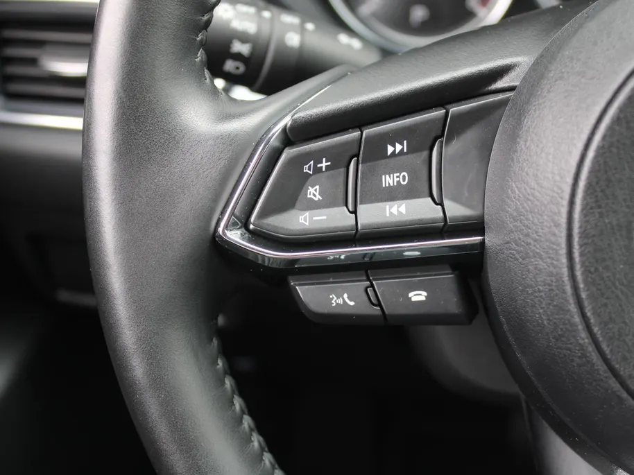 Mazda CX-5 2.0 e-SkyActiv-G AT M Hybrid 165PK Centre-Line C+C | Trekhaak | LED | Navi | Clima | Camera | Dodehoek detectie | Stoel-/stuurverwarming | PDC | 17' LM |
