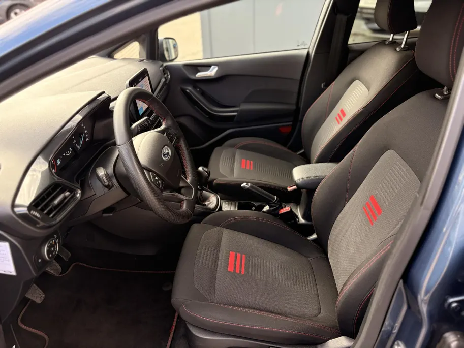 Ford Fiesta 1.0 EcoBoost Hybrid ST-Line Winter Pack I Apple Carplay/Android Auto I Lichtmetalen Velgen I LED Verlichting I